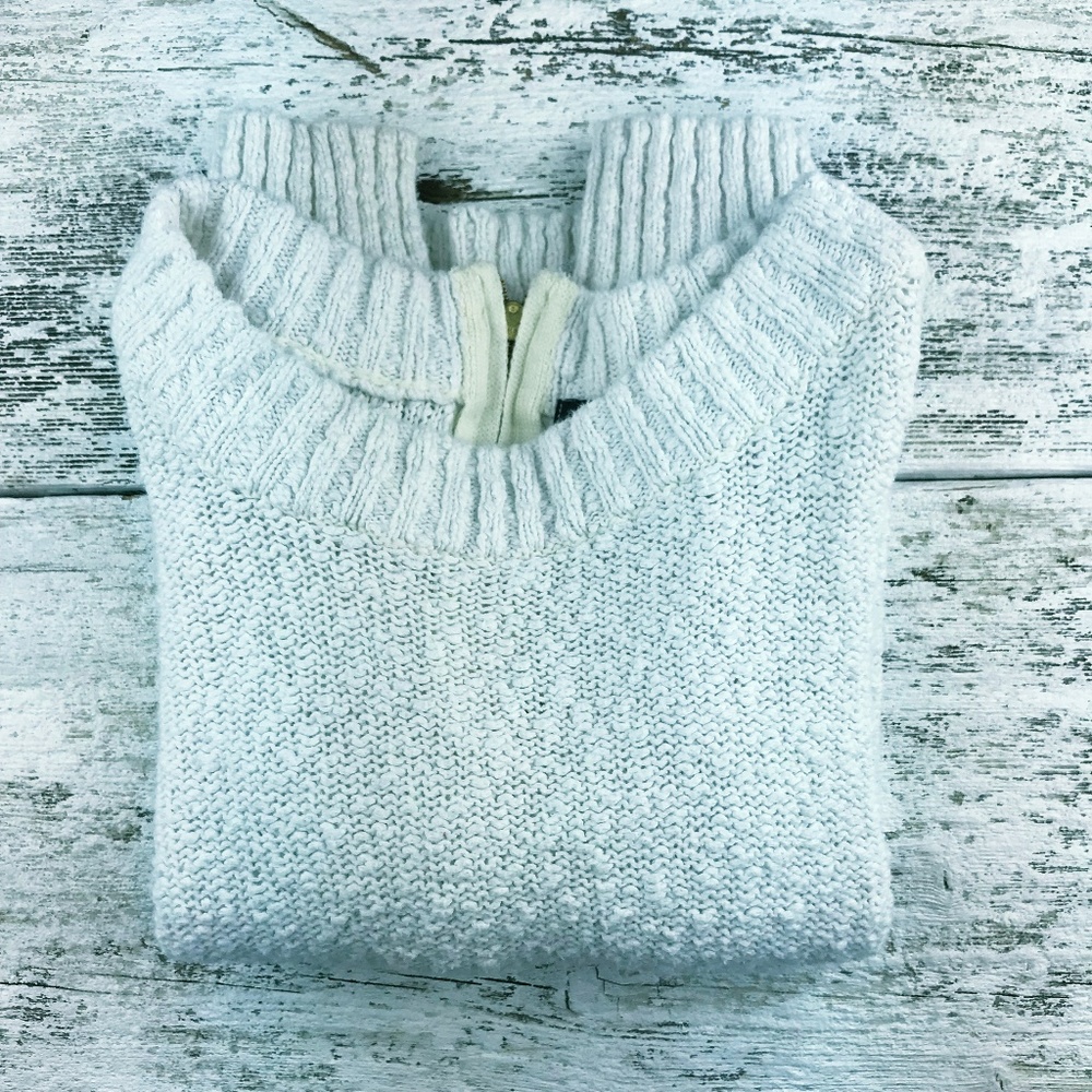 H & M ~ Cropped Sweater ~ 1/3 zippered back